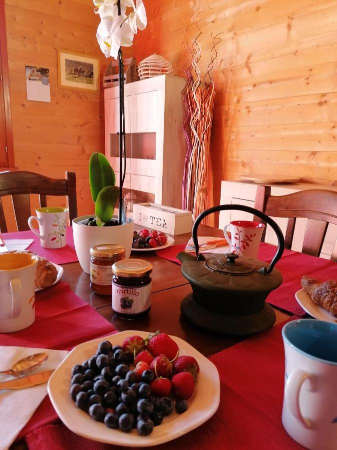 Agriturismo Bio Apipoli Montano Lucino Экстерьер фото