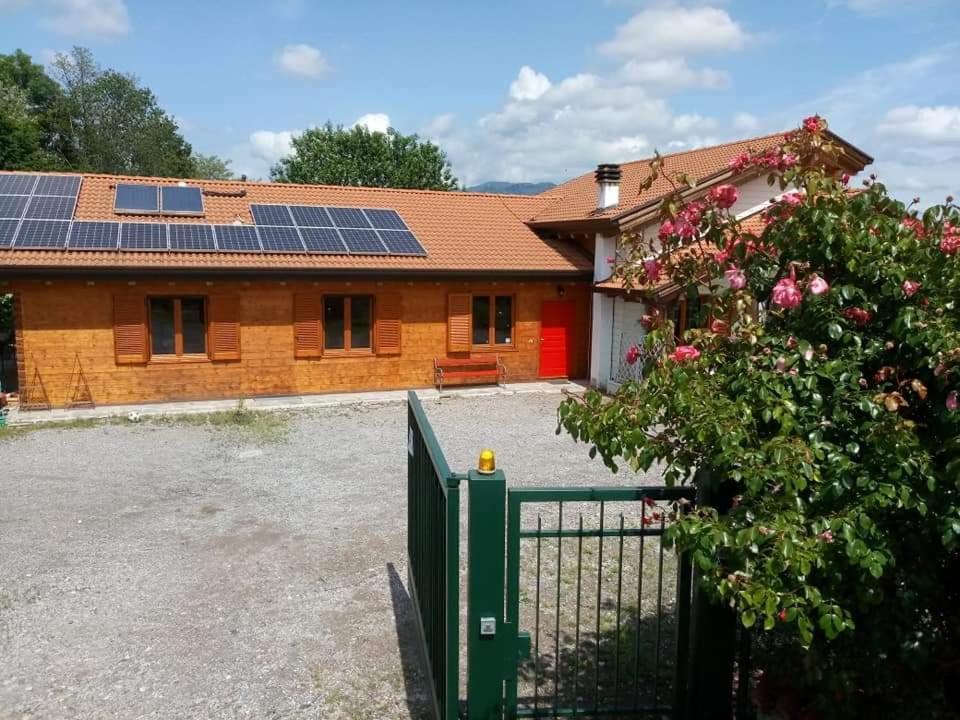 Agriturismo Bio Apipoli Montano Lucino Экстерьер фото
