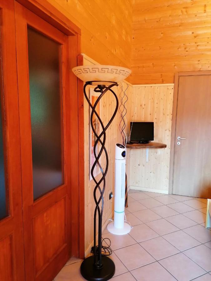 Agriturismo Bio Apipoli Montano Lucino Экстерьер фото